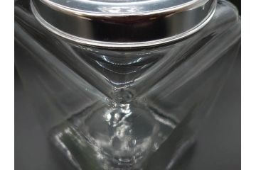 アンティーク雑貨　当時物　デッドストック　アルミ蓋　レトロな雰囲気を醸し出すガラス瓶3個セット(角型、角瓶、キャニスター、ガラスビン、菓子瓶、硝子、フタ付き)(R-075872)