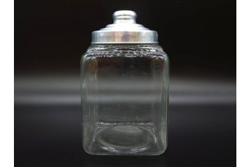 アンティーク雑貨　当時物　デッドストック　アルミ蓋　レトロな雰囲気を醸し出すガラス瓶3個セット(角型、角瓶、キャニスター、ガラスビン、菓子瓶、硝子、フタ付き)(R-075872)