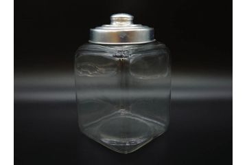 アンティーク雑貨　当時物　デッドストック　アルミ蓋　レトロな雰囲気を醸し出すガラス瓶3個セット(角型、角瓶、キャニスター、ガラスビン、菓子瓶、硝子、フタ付き)(R-075873)