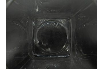 アンティーク雑貨　当時物　デッドストック　アルミ蓋　レトロな雰囲気を醸し出すガラス瓶3個セット(角型、角瓶、キャニスター、ガラスビン、菓子瓶、硝子、フタ付き)(R-075873)