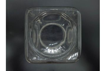 アンティーク雑貨　当時物　デッドストック　アルミ蓋　レトロな雰囲気を醸し出すガラス瓶3個セット(角型、角瓶、キャニスター、ガラスビン、菓子瓶、硝子、フタ付き)(R-075873)