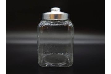 アンティーク雑貨　当時物　デッドストック　アルミ蓋　レトロな雰囲気を醸し出すガラス瓶3個セット(角型、角瓶、キャニスター、ガラスビン、菓子瓶、硝子、フタ付き)(R-075873)