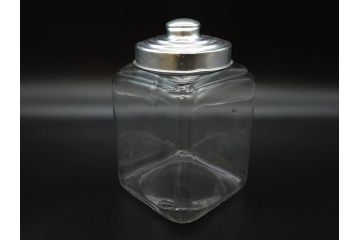 アンティーク雑貨　当時物　デッドストック　アルミ蓋　レトロな雰囲気を醸し出すガラス瓶3個セット(角型、角瓶、キャニスター、ガラスビン、菓子瓶、硝子、フタ付き)(R-075874)
