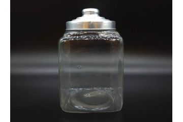 アンティーク雑貨　当時物　デッドストック　アルミ蓋　レトロな雰囲気を醸し出すガラス瓶3個セット(角型、角瓶、キャニスター、ガラスビン、菓子瓶、硝子、フタ付き)(R-075874)