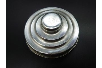 アンティーク雑貨　当時物　デッドストック　アルミ蓋　レトロな雰囲気を醸し出すガラス瓶3個セット(角型、角瓶、キャニスター、ガラスビン、菓子瓶、硝子、フタ付き)(R-075874)