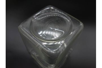 アンティーク雑貨　当時物　デッドストック　アルミ蓋　レトロな雰囲気を醸し出すガラス瓶3個セット(角型、角瓶、キャニスター、ガラスビン、菓子瓶、硝子、フタ付き)(R-075874)