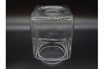 アンティーク雑貨　当時物　デッドストック　アルミ蓋　レトロな雰囲気を醸し出すガラス瓶3個セット(角型、角瓶、キャニスター、ガラスビン、菓子瓶、硝子、フタ付き)(R-075874)