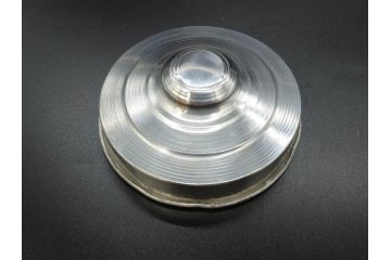 アンティーク雑貨　当時物　デッドストック　アルミ蓋　レトロな雰囲気を醸し出すガラス瓶2個セット(角型、角瓶、キャニスター、ガラスビン、菓子瓶、硝子、フタ付き)(R-075875)