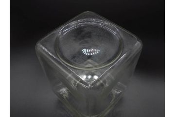 アンティーク雑貨　当時物　デッドストック　アルミ蓋　レトロな雰囲気を醸し出すガラス瓶2個セット(角型、角瓶、キャニスター、ガラスビン、菓子瓶、硝子、フタ付き)(R-075875)