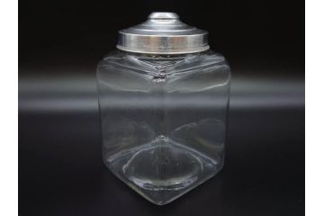 アンティーク雑貨　当時物　デッドストック　アルミ蓋　レトロな雰囲気を醸し出すガラス瓶2個セット(角型、角瓶、キャニスター、ガラスビン、菓子瓶、硝子、フタ付き)(R-075875)