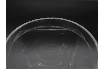 アンティーク雑貨　当時物　デッドストック　アルミ蓋　レトロな雰囲気を醸し出すガラス瓶2個セット(角型、角瓶、キャニスター、ガラスビン、菓子瓶、硝子、フタ付き)(R-075876)
