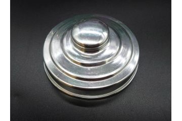 アンティーク雑貨　当時物　デッドストック　アルミ蓋　レトロな雰囲気を醸し出すガラス瓶2個セット(角型、角瓶、キャニスター、ガラスビン、菓子瓶、硝子、フタ付き)(R-075876)