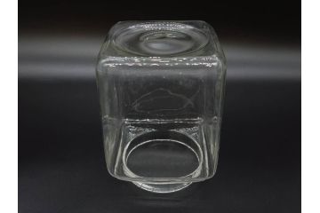 アンティーク雑貨　当時物　デッドストック　アルミ蓋　レトロな雰囲気を醸し出すガラス瓶2個セット(角型、角瓶、キャニスター、ガラスビン、菓子瓶、硝子、フタ付き)(R-075876)