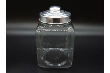 アンティーク雑貨　当時物　デッドストック　アルミ蓋　レトロな雰囲気を醸し出すガラス瓶2個セット(角型、角瓶、キャニスター、ガラスビン、菓子瓶、硝子、フタ付き)(R-075876)