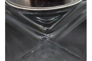 アンティーク雑貨　当時物　デッドストック　アルミ蓋　レトロな雰囲気を醸し出すガラス瓶2個セット(角型、角瓶、キャニスター、ガラスビン、菓子瓶、硝子、フタ付き)(R-075876)