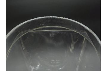 アンティーク雑貨　当時物　デッドストック　アルミ蓋　レトロな雰囲気を醸し出すガラス瓶2個セット(角型、角瓶、キャニスター、ガラスビン、菓子瓶、硝子、フタ付き)(R-075876)