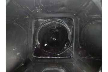 アンティーク雑貨　当時物　デッドストック　アルミ蓋　レトロな雰囲気を醸し出すガラス瓶2個セット(角型、角瓶、キャニスター、ガラスビン、菓子瓶、硝子、フタ付き)(R-075876)