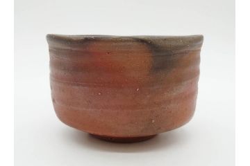 重要無形文化財　人間国宝　山本陶秀　備前焼　約12cm　4寸　深みのある色合いが上品な和の雰囲気を高める茶碗(和食器、抹茶碗、茶道具、茶器、共箱付き、四寸)(R-075878)