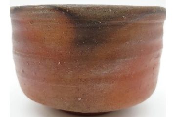 重要無形文化財　人間国宝　山本陶秀　備前焼　約12cm　4寸　深みのある色合いが上品な和の雰囲気を高める茶碗(和食器、抹茶碗、茶道具、茶器、共箱付き、四寸)(R-075878)
