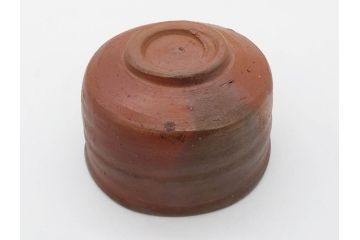 重要無形文化財　人間国宝　山本陶秀　備前焼　約12cm　4寸　深みのある色合いが上品な和の雰囲気を高める茶碗(和食器、抹茶碗、茶道具、茶器、共箱付き、四寸)(R-075878)