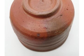 重要無形文化財　人間国宝　山本陶秀　備前焼　約12cm　4寸　深みのある色合いが上品な和の雰囲気を高める茶碗(和食器、抹茶碗、茶道具、茶器、共箱付き、四寸)(R-075878)