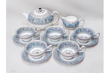 ウェッジウッド　WEDGWOOD　フロレンティーン　ターコイズ　クラシックで重厚な雰囲気が魅力のティーセット(ティーポット、ティーカップ&ソーサー5客、C&S、クリーマー、ミルクポット、ピオニー、洋食器)(R-075903)