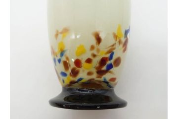 昭和レトロ　戦前　大正　可愛らしいデザインの古いマーブルガラス花瓶2個セット(フリル、色被せ、一輪挿し、花入、花器、硝子、吹きガラス)(R-075906)