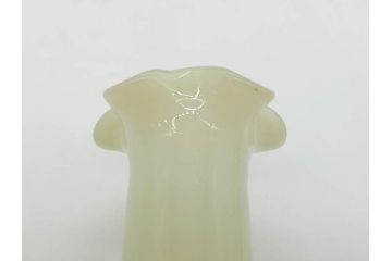 昭和レトロ　戦前　大正　可愛らしいデザインの古いマーブルガラス花瓶2個セット(フリル、色被せ、一輪挿し、花入、花器、硝子、吹きガラス)(R-075906)