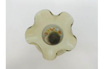 昭和レトロ　戦前　大正　可愛らしいデザインの古いマーブルガラス花瓶2個セット(フリル、色被せ、一輪挿し、花入、花器、硝子、吹きガラス)(R-075906)