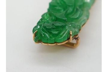 翡翠　フラワーデザイン　K18 金　華やかな意匠が素敵な帯留め(ヒスイ、帯締め、着物道具、和装小物、アクセサリー)(R-075908)