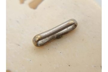 アンティーク　角彫　螺鈿細工　繊細なデザインが和の趣を感じさせる帯留め(鹿角?、勾玉モチーフ、帯締め、着物道具、和装小物、アクセサリー)(R-075909)