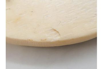 アンティーク　角彫　螺鈿細工　繊細なデザインが和の趣を感じさせる帯留め(鹿角?、勾玉モチーフ、帯締め、着物道具、和装小物、アクセサリー)(R-075909)