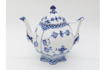 ビンテージ　希少　デンマーク　ROYAL COPENHAGEN(ロイヤルコペンハーゲン)　ブルーフルーテッド　フルレース　顔付き　1119　優雅なひとときを演出するティーポット(洋食器)(R-075912)