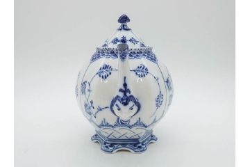 ビンテージ　希少　デンマーク　ROYAL COPENHAGEN(ロイヤルコペンハーゲン)　ブルーフルーテッド　フルレース　顔付き　1119　優雅なひとときを演出するティーポット(洋食器)(R-075912)