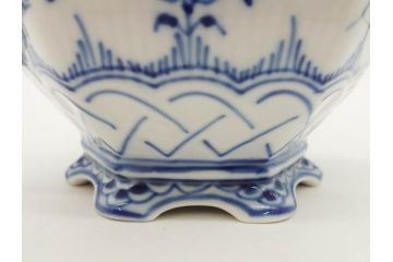 ビンテージ　希少　デンマーク　ROYAL COPENHAGEN(ロイヤルコペンハーゲン)　ブルーフルーテッド　フルレース　顔付き　1119　優雅なひとときを演出するティーポット(洋食器)(R-075912)