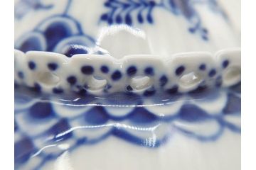 ビンテージ　希少　デンマーク　ROYAL COPENHAGEN(ロイヤルコペンハーゲン)　ブルーフルーテッド　フルレース　顔付き　1119　優雅なひとときを演出するティーポット(洋食器)(R-075912)