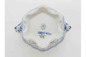 ビンテージ　希少　デンマーク　ROYAL COPENHAGEN(ロイヤルコペンハーゲン)　ブルーフルーテッド　フルレース　顔付き　1119　優雅なひとときを演出するティーポット(洋食器)(R-075912)