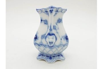 デンマーク　ROYAL COPENHAGEN(ロイヤルコペンハーゲン)　ブルーフルーテッド　フルレース　細部までこだわりを感じるデザインが美しいクリーマー(ミルクポット、ミルクジャー、洋食器)(R-075913)