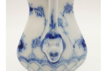 デンマーク　ROYAL COPENHAGEN(ロイヤルコペンハーゲン)　ブルーフルーテッド　フルレース　細部までこだわりを感じるデザインが美しいクリーマー(ミルクポット、ミルクジャー、洋食器)(R-075913)