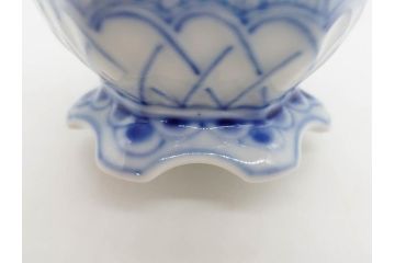デンマーク　ROYAL COPENHAGEN(ロイヤルコペンハーゲン)　ブルーフルーテッド　フルレース　細部までこだわりを感じるデザインが美しいクリーマー(ミルクポット、ミルクジャー、洋食器)(R-075913)