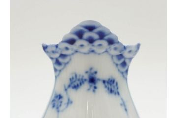 デンマーク　ROYAL COPENHAGEN(ロイヤルコペンハーゲン)　ブルーフルーテッド　フルレース　細部までこだわりを感じるデザインが美しいクリーマー(ミルクポット、ミルクジャー、洋食器)(R-075913)