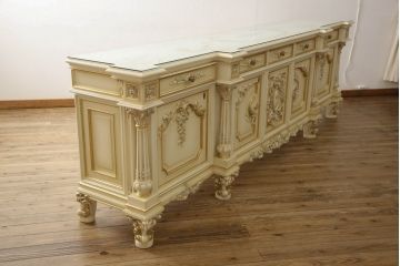 中古　美品　イタリア　SILIK(シリック)　特大　ロココ調　豪華な装飾で存在感たっぷりのサイドボード(サイドキャビネット、戸棚、収納棚)(定価約250万円)(R-075915)