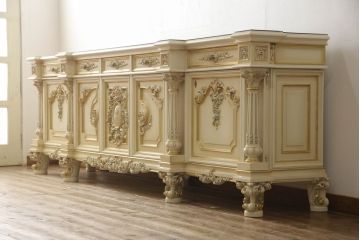 中古　美品　イタリア　SILIK(シリック)　特大　ロココ調　豪華な装飾で存在感たっぷりのサイドボード(サイドキャビネット、戸棚、収納棚)(定価約250万円)(R-075915)