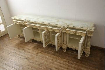 中古　美品　イタリア　SILIK(シリック)　特大　ロココ調　豪華な装飾で存在感たっぷりのサイドボード(サイドキャビネット、戸棚、収納棚)(定価約250万円)(R-075915)