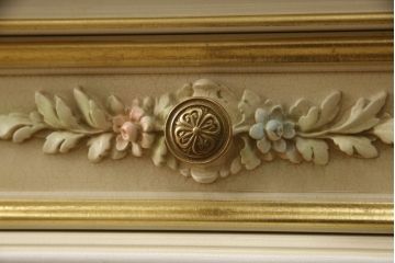 中古　美品　イタリア　SILIK(シリック)　特大　ロココ調　豪華な装飾で存在感たっぷりのサイドボード(サイドキャビネット、戸棚、収納棚)(定価約250万円)(R-075915)