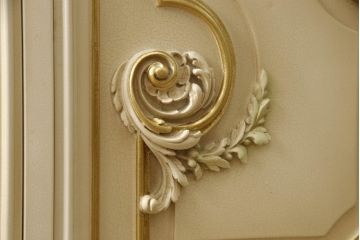 中古　美品　イタリア　SILIK(シリック)　特大　ロココ調　豪華な装飾で存在感たっぷりのサイドボード(サイドキャビネット、戸棚、収納棚)(定価約250万円)(R-075915)