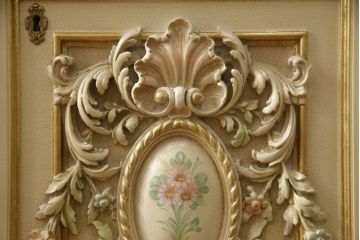 中古　美品　イタリア　SILIK(シリック)　特大　ロココ調　豪華な装飾で存在感たっぷりのサイドボード(サイドキャビネット、戸棚、収納棚)(定価約250万円)(R-075915)