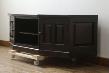 中古　北海道民芸家具　落ち着いた色味で和モダンスタイルにぴったりなテレビボード(テレビ台、ローボード、リビングボード、収納棚、戸棚)(R-075916)