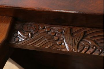 和製ビンテージ　松材一枚板　こだわりのあるデザインが目を惹く彫刻と象嵌入りの座卓(ローテーブル、センターテーブル、リビングテーブル、ヴィンテージ)(R-075917)