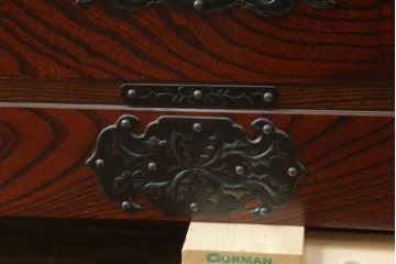 中古　岩谷堂箪笥　美しい杢目が目を惹く堂々とした佇まいの三段重ね箪笥(収納箪笥、衣装箪笥、和箪笥)(定価約150万円)(R-075919)